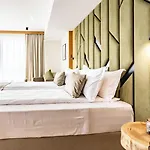 Natura Seasons Boutique 4* بورغاس
