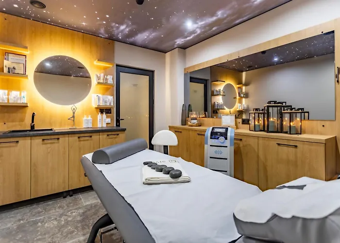 Хотел Natura Seasons Boutique 4*