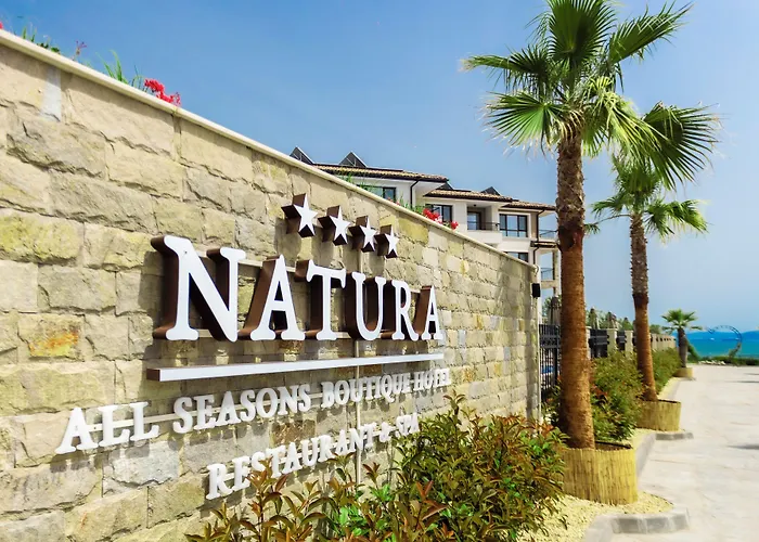 Natura Seasons Boutique מלון