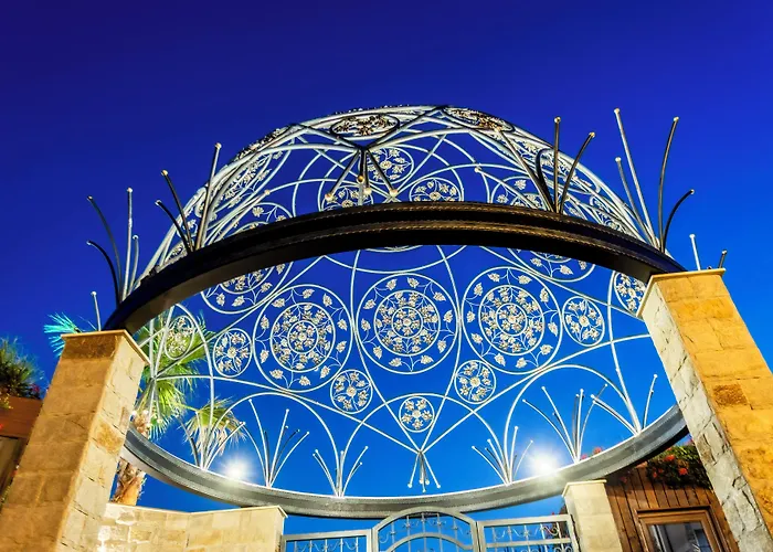 Отель Natura Seasons Boutique 4*