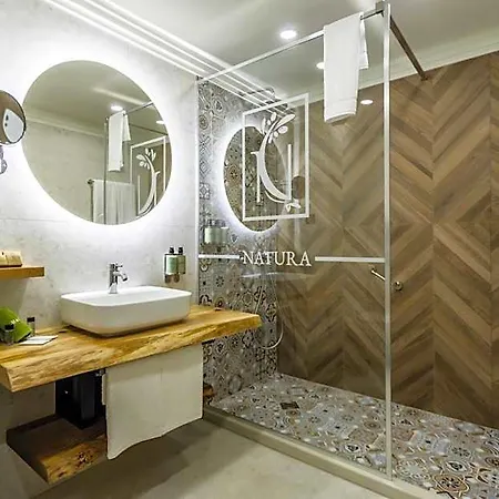 Natura Seasons Boutique 4* Burgas